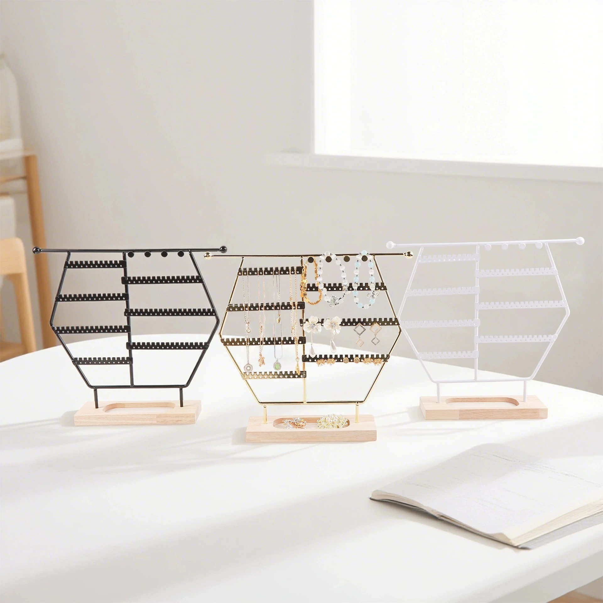 Fashion Metal Hexagonal Jewelry Rack Desktop Pendant Necklace Bracelet Earring Ring Display Storage Stand Counter Showcase Props
Fashion Metal Hexagonal Jewelry Rack Desktop Pendant Necklace Bracelet Earring Ring Display Storage Stand Counter Showcase Props