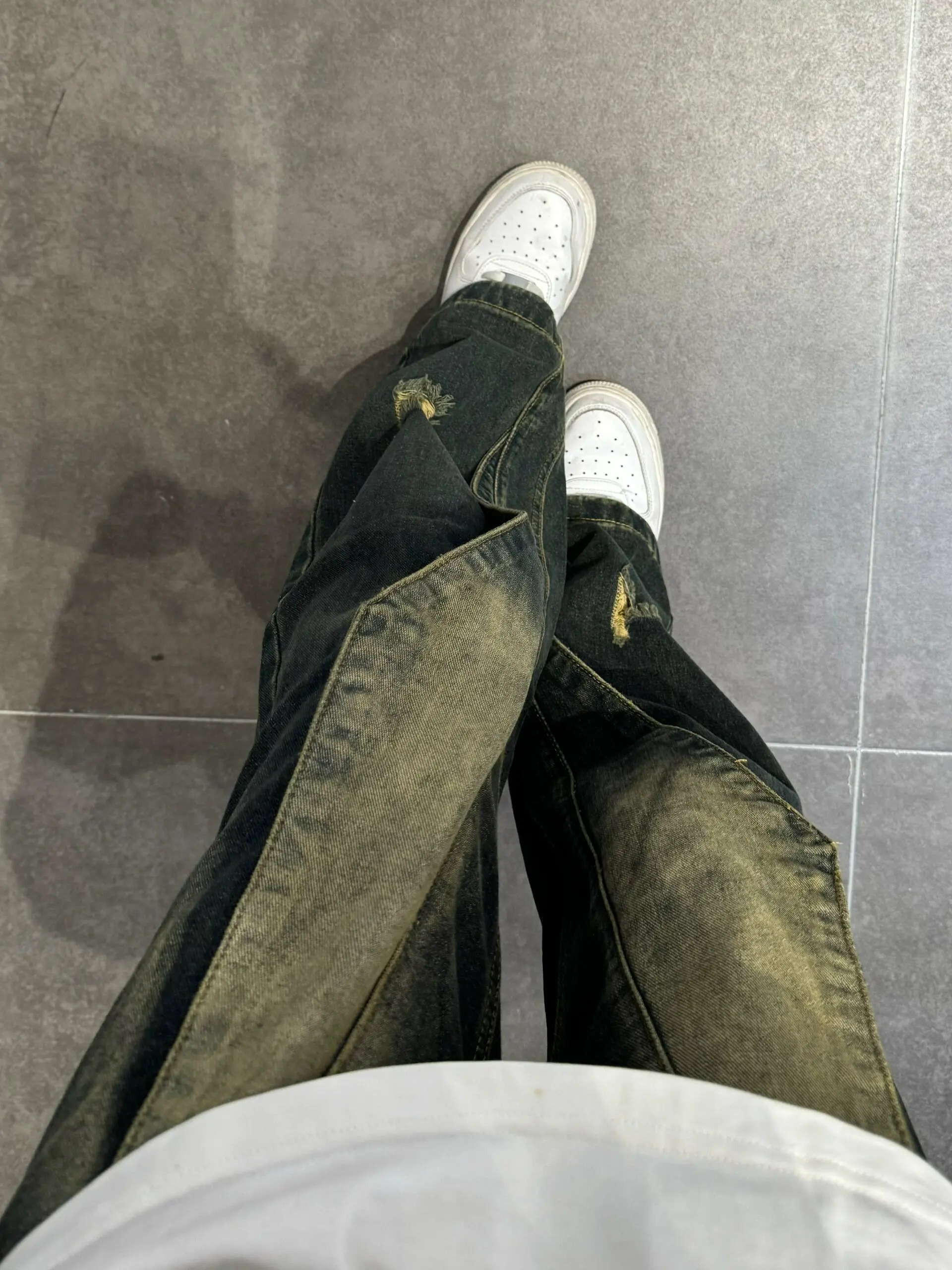 Retro Heavy Duty Distressed Denim Jeans Men's Wide Leg Straight Cut Casual Fashion Youth Popular Four Seasons Wear
Retro Heavy Duty Distressed Denim Jeans Men's Wide Leg Straight Cut Casual Fashion Youth Popular Four Seasons Wear