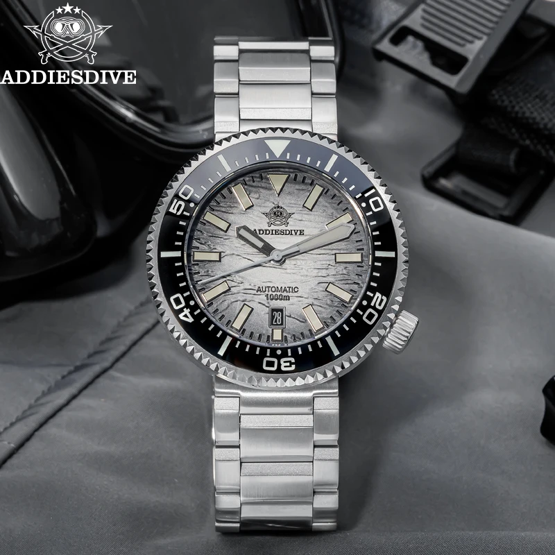 ADDIESDIVE 46mm New Dive Watch 3D Wave Ripple Dial NH35 Automatic Mechanical Men Watch Sapphire Waterproof 1000m Diving Luminous
ADDIESDIVE 46mm New Dive Watch 3D Wave Ripple Dial NH35 Automatic Mechanical Men Watch Sapphire Waterproof 1000m Diving Luminous
