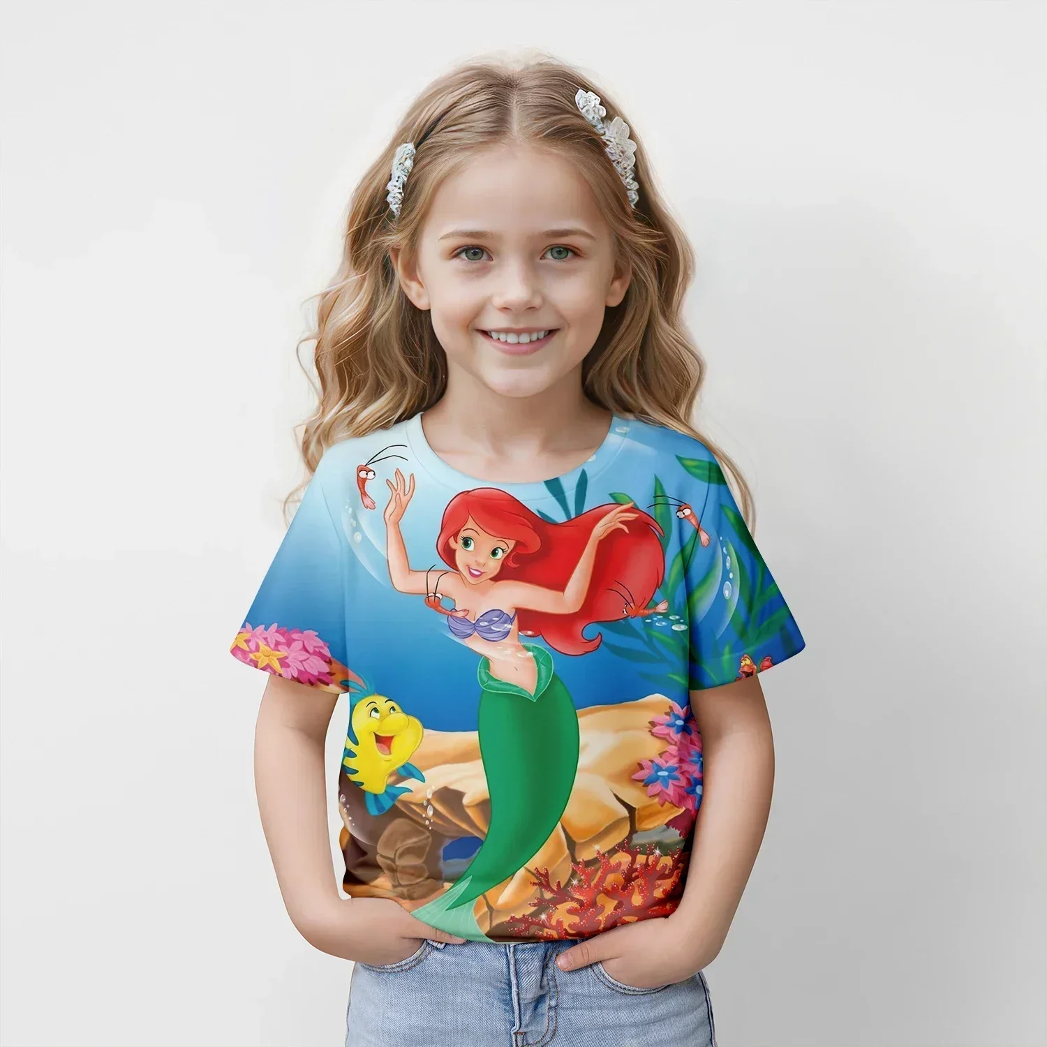 2025 MINISO Disney Русалочка, летняя детская крутая футболка для мальчиков и девочек, универсальная легкая футболка с 3D принтом, топы
2025 MINISO Disney Русалочка, летняя детская крутая футболка для мальчиков и девочек, универсальная легкая футболка с 3D принтом, топы