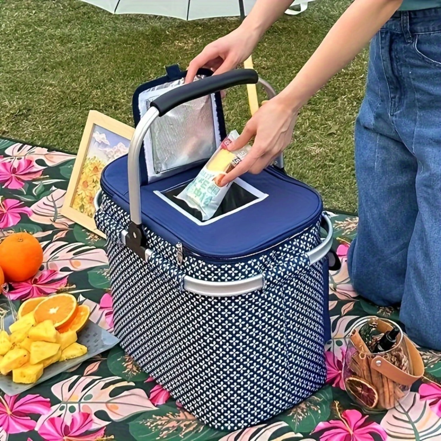 Classic Style Insulated Picnic Basket with Aluminum Frame and Portable Handle, Outdoor Folding Cooler Tote for Quick Meals and S
Classic Style Insulated Picnic Basket with Aluminum Frame and Portable Handle, Outdoor Folding Cooler Tote for Quick Meals and S