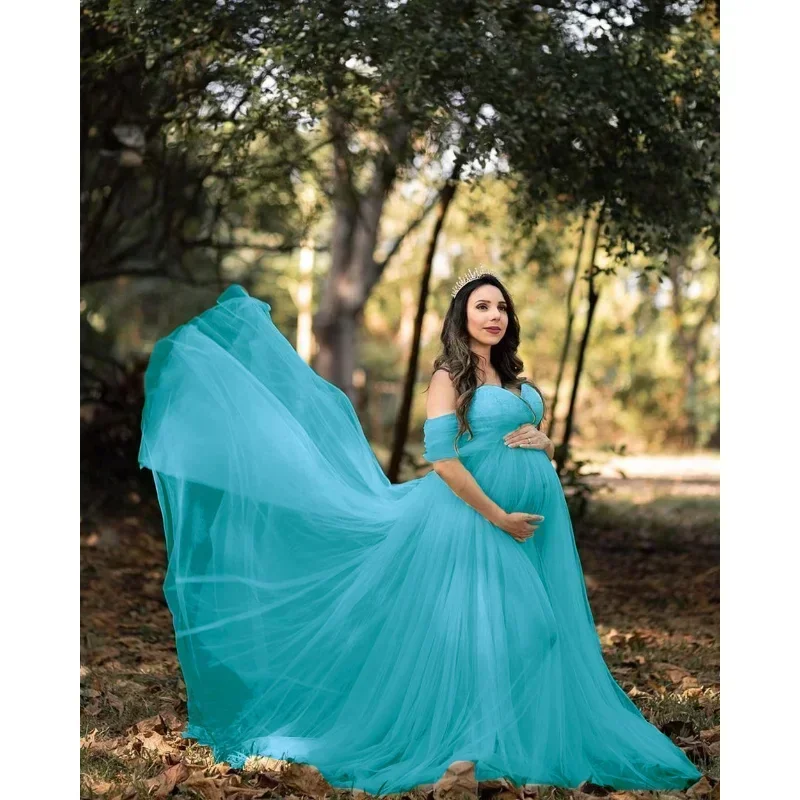 Elegant off lace maternity photo dress, designed specifically for pregnant women, featuring photography props and photo shoots
Elegant off lace maternity photo dress, designed specifically for pregnant women, featuring photography props and photo shoots