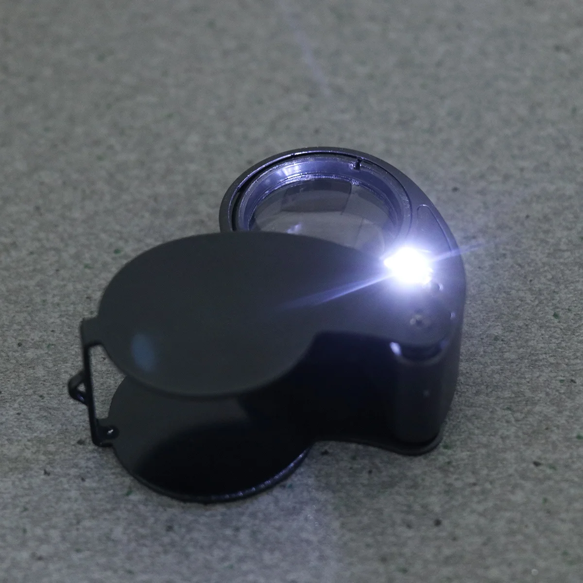40x Aluminum Alloy LED Jewelry Illuminated Magnifying Glass Magnifier for Gems Jewelry Rocks Stamps Coins Watches (Box Packing)
40x Aluminum Alloy LED Jewelry Illuminated Magnifying Glass Magnifier for Gems Jewelry Rocks Stamps Coins Watches (Box Packing)