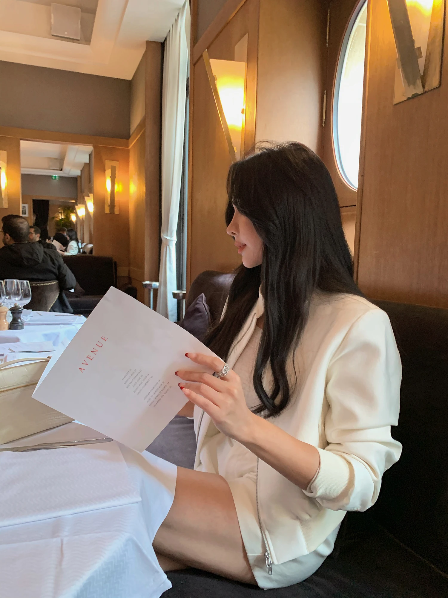 Комплект iwei Qianjin: Корейская шелково-шерстяная куртка и шорты с высокой талией для женщин, модный повседневный комплект для отдыха, с длинными рукавами, на молнии
Комплект iwei Qianjin: Корейская шелково-шерстяная куртка и шорты с высокой талией для женщин, модный повседневный комплект для отдыха, с длинными рукавами, на молнии