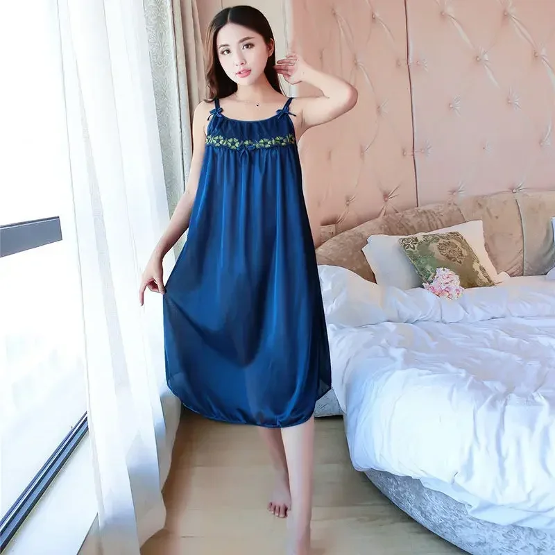 Large see-through women's sexy plus size pajamas satin ice silk nightgown women's pajamas nightgown
Large see-through women's sexy plus size pajamas satin ice silk nightgown women's pajamas nightgown