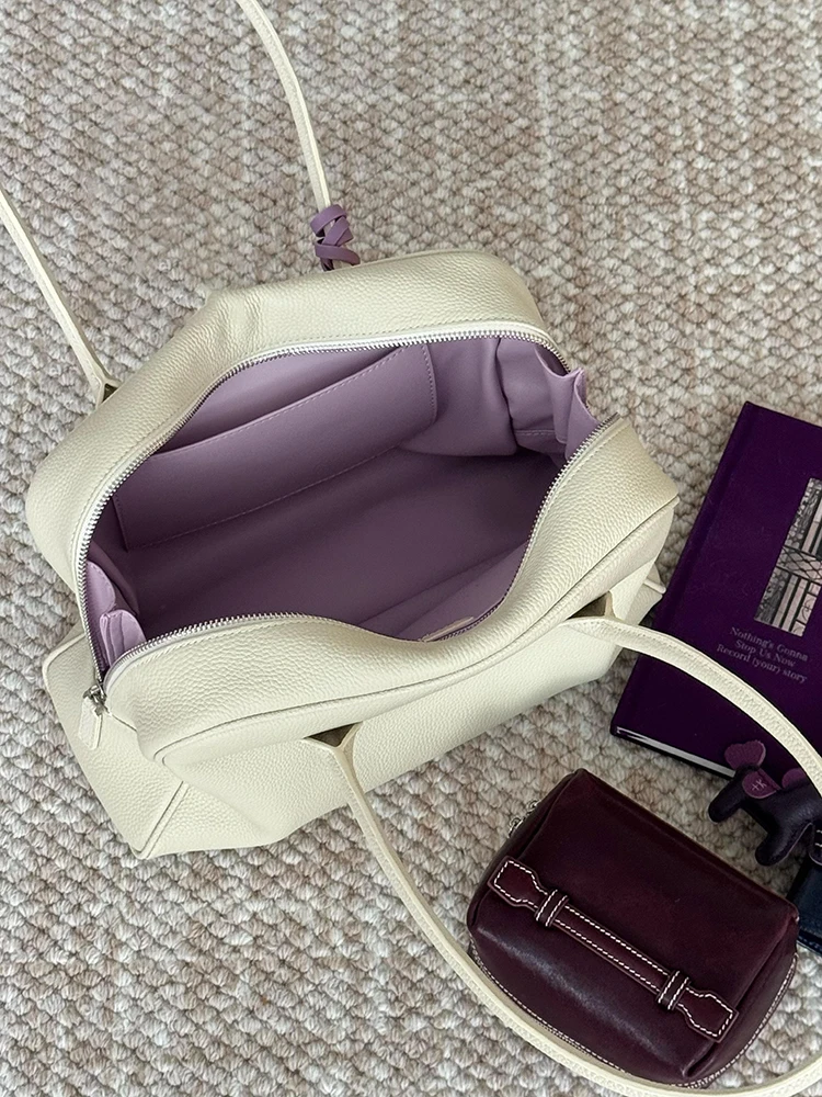 Large Capacity Milk White Boston Bag Women's 2026 New High-End Lightweight Luxury Underarm Bag Spring Soft Handbag Square Shape
Large Capacity Milk White Boston Bag Women's 2026 New High-End Lightweight Luxury Underarm Bag Spring Soft Handbag Square Shape