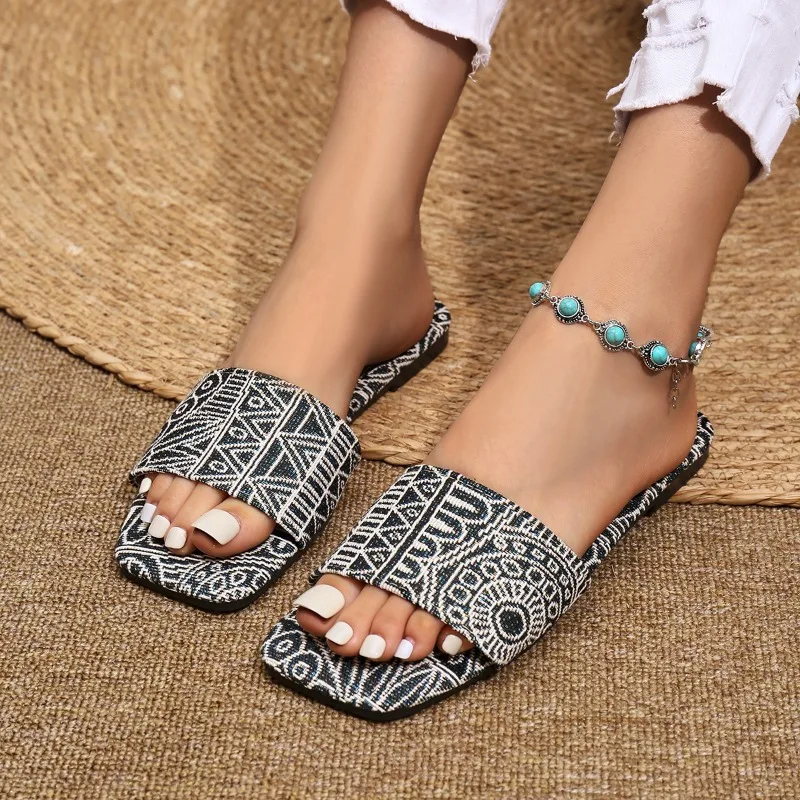 Новинка 2024, повседневные и удобные летние сандалии, женские шлепанцы, сандалии на плоской подошве, женские тапочки, роскошные сандалии с квадратным носком
Новинка 2024, повседневные и удобные летние сандалии, женские шлепанцы, сандалии на плоской подошве, женские тапочки, роскошные сандалии с квадратным носком