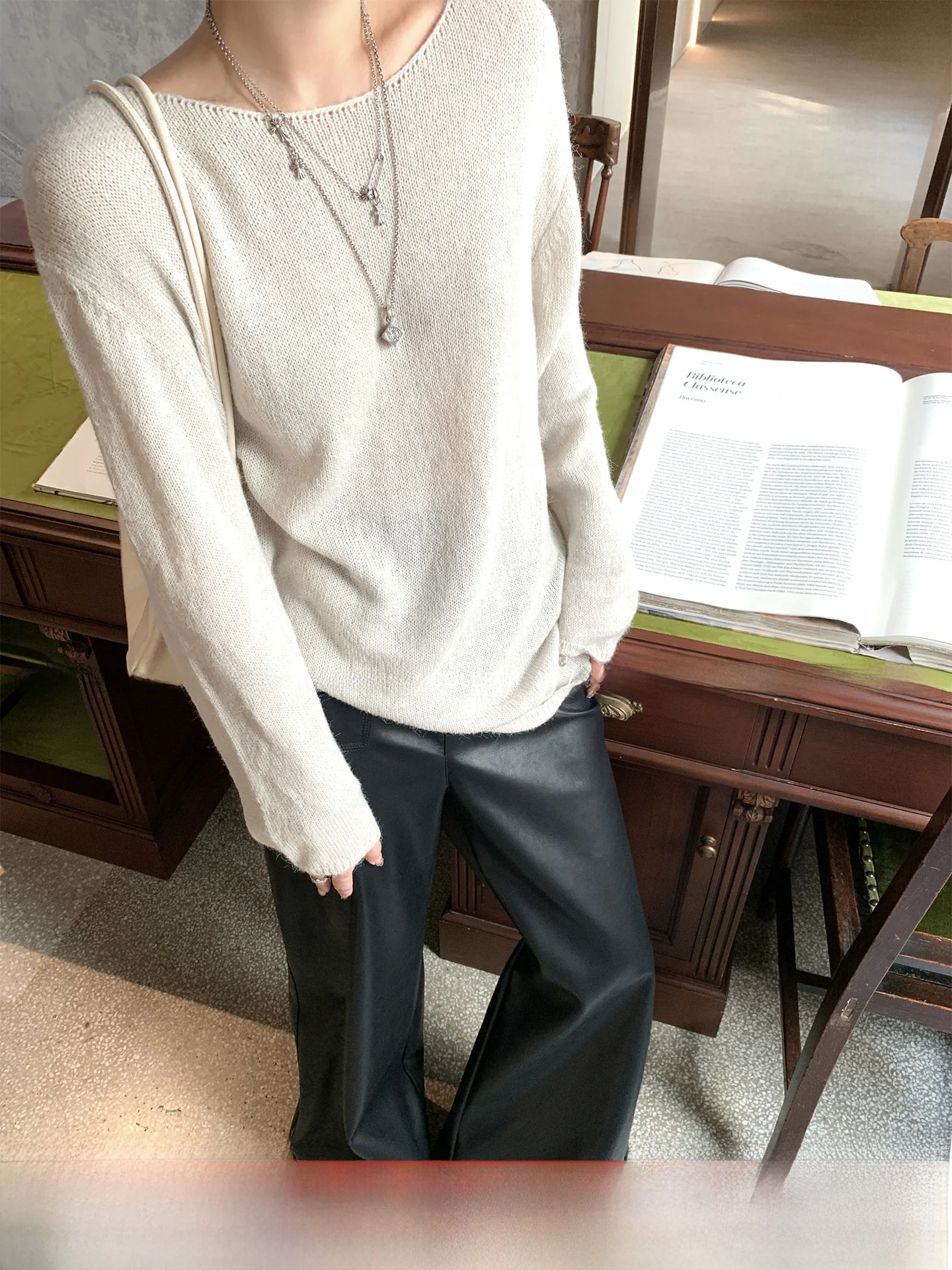 GV mat Power Wool Blend Knitted Loose Fit Thin Sweater round Ne Base Layer Top for Autumn Women's Faion
GV mat Power Wool Blend Knitted Loose Fit Thin Sweater round Ne Base Layer Top for Autumn Women's Faion