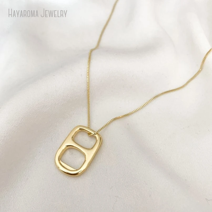 10Pcs Gold Color Soda Tab Charm Necklace Pop Top Pendant on Box Chain Jewelry
10Pcs Gold Color Soda Tab Charm Necklace Pop Top Pendant on Box Chain Jewelry