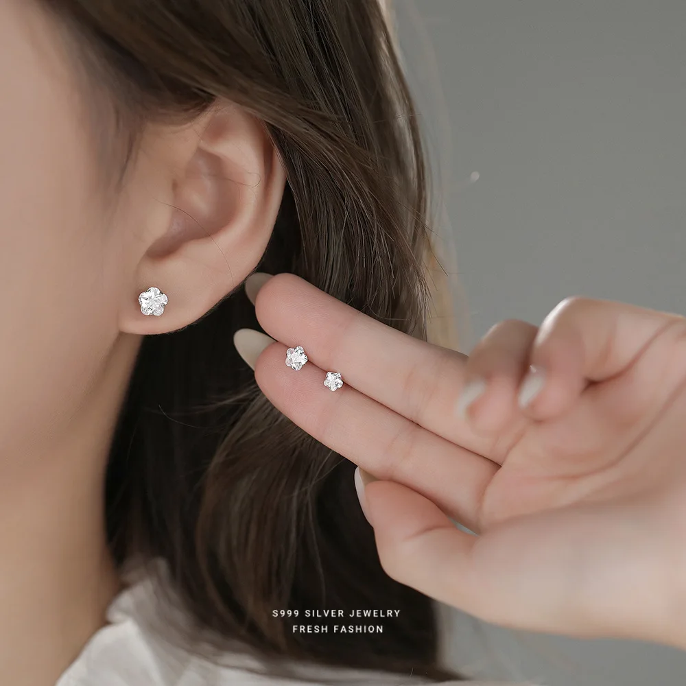 Серьги из стерлингового серебра 925 пробы с инкрустацией 4/5/6 мм и цветком циркона для женщин, корейские изысканные маленькие украшения для ушей, подарок
Серьги из стерлингового серебра 925 пробы с инкрустацией 4/5/6 мм и цветком циркона для женщин, корейские изысканные маленькие украшения для ушей, подарок