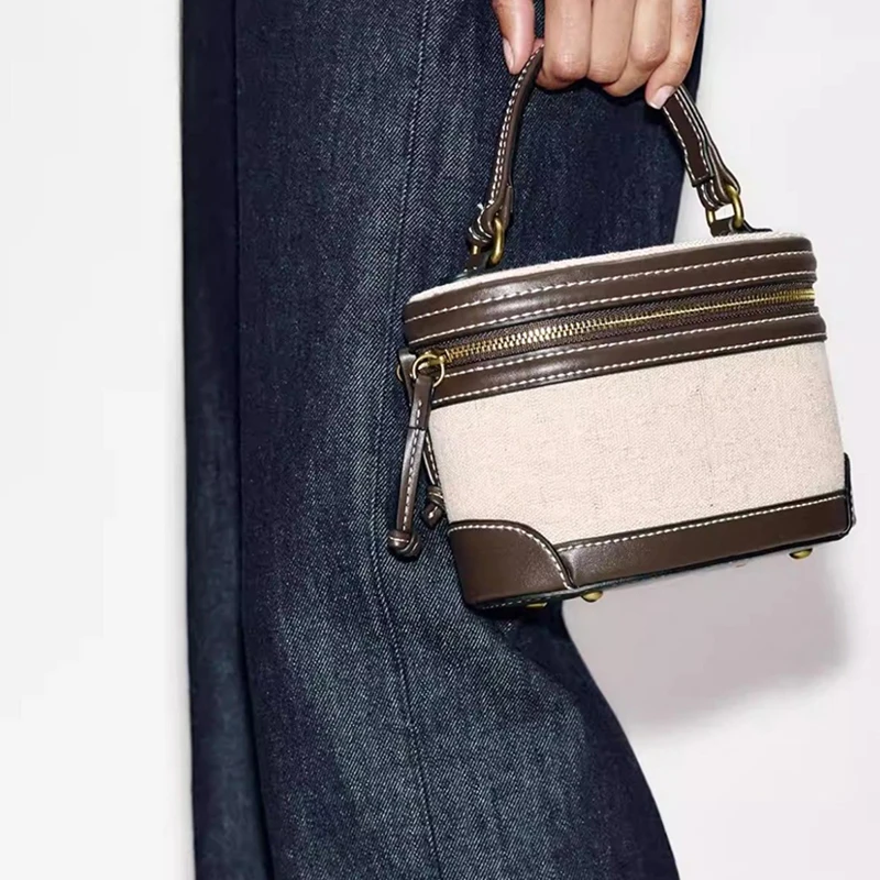 Stylish Exquisite Woven Box-shaped Bag Hand Woven Shoulder Bag Pu Leather Lunchbox Bag Women Retro Handbags Portable Makeup Bag
Stylish Exquisite Woven Box-shaped Bag Hand Woven Shoulder Bag Pu Leather Lunchbox Bag Women Retro Handbags Portable Makeup Bag