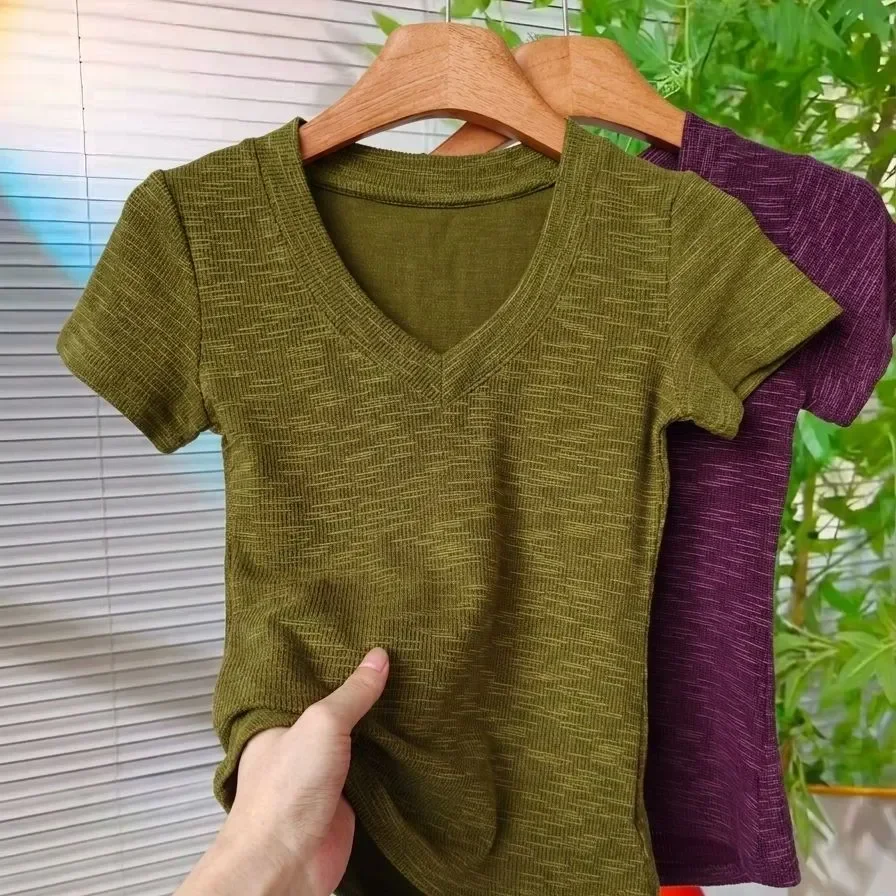 Women V Neck Short Sleeve T Shirt Solid Color Regular Fit Casual Tee Top for Summer Office Wear Comfortable Medium Stretch
Women V Neck Short Sleeve T Shirt Solid Color Regular Fit Casual Tee Top for Summer Office Wear Comfortable Medium Stretch