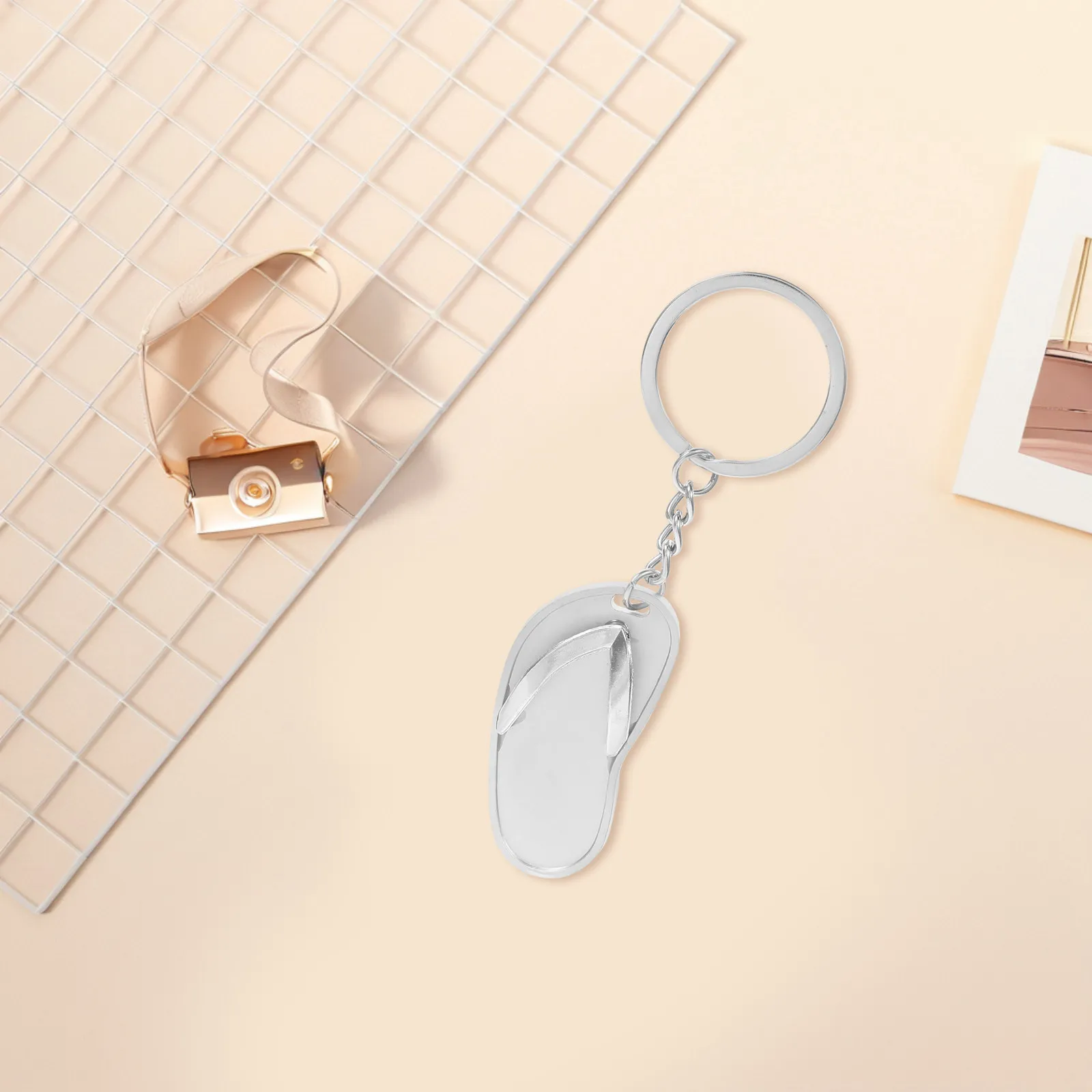 2Pcs Summer Slipper Key Chain Sturdy Pendant Decoration Portable Key Ring Bag Charm Creative Keychain Accessories
2Pcs Summer Slipper Key Chain Sturdy Pendant Decoration Portable Key Ring Bag Charm Creative Keychain Accessories