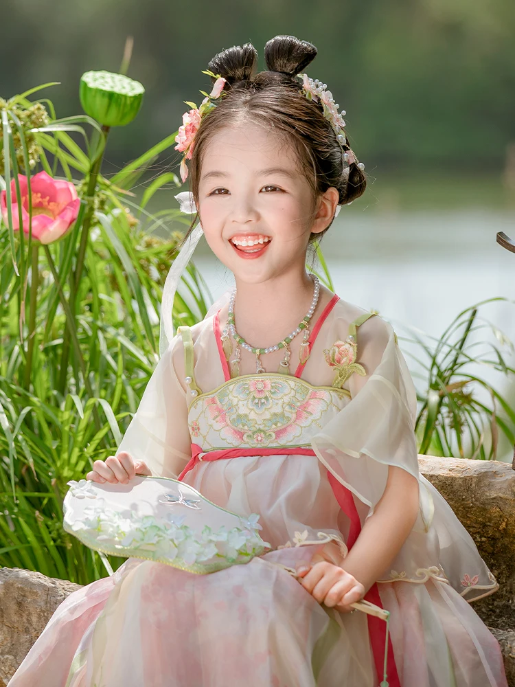 Летнее платье Hanfu для девочек, новинка 2024, юбка с вышивкой в старинном стиле для девочек, костюм Тан в китайском стиле для маленьких девочек
Летнее платье Hanfu для девочек, новинка 2024, юбка с вышивкой в старинном стиле для девочек, костюм Тан в китайском стиле для маленьких девочек