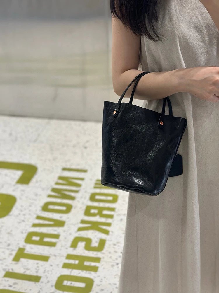 Vintage Tanned Leather Buet Bag Single oulder Crossbody Commuter Bag for Women by MISSFAY Soft Handbag with Zipper
Vintage Tanned Leather Buet Bag Single oulder Crossbody Commuter Bag for Women by MISSFAY Soft Handbag with Zipper