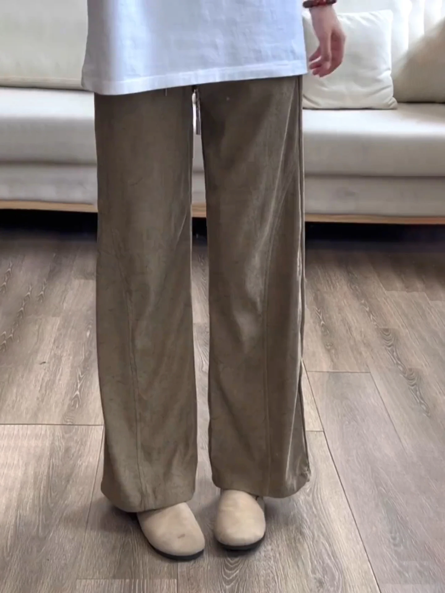 American Sle Corduroy Wide Leg Straight Cut Sweatpants Men's Autumn Casual Pants Loose Fit Sport Trousers Durable Straight Leg
American Sle Corduroy Wide Leg Straight Cut Sweatpants Men's Autumn Casual Pants Loose Fit Sport Trousers Durable Straight Leg