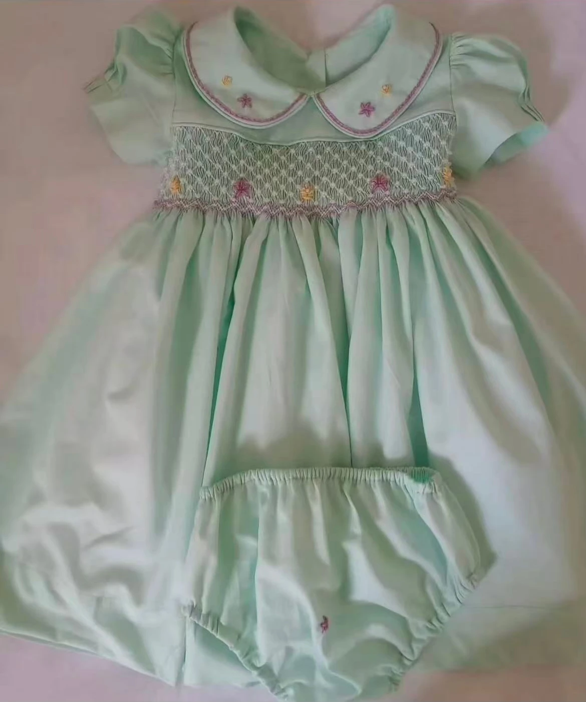 0-12Y Baby Girl Summer Light Green Handmade Embroidery Smocked Vintage Princess Dress for Birthday Photography Holiday Eid A303
0-12Y Baby Girl Summer Light Green Handmade Embroidery Smocked Vintage Princess Dress for Birthday Photography Holiday Eid A303