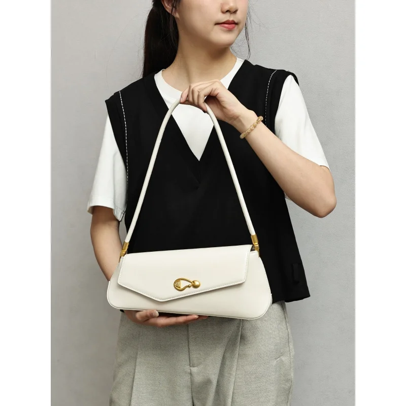 Women's shoulder bag, new women's bag,Fashionable, exquisite, and versatile underarm bag,Elegant vintage-style structured baguet
Women's shoulder bag, new women's bag,Fashionable, exquisite, and versatile underarm bag,Elegant vintage-style structured baguet