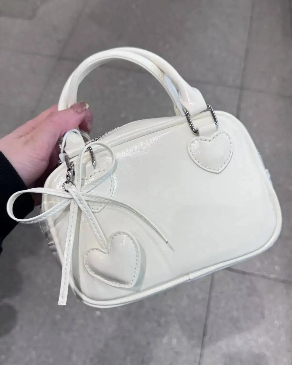 Bloom Haruku Beige Bowling Wallet Women Sweet Square Hand Bag Purse Hot Girls Versatile Casual Crossbody Bags Aesthetic
Bloom Haruku Beige Bowling Wallet Women Sweet Square Hand Bag Purse Hot Girls Versatile Casual Crossbody Bags Aesthetic