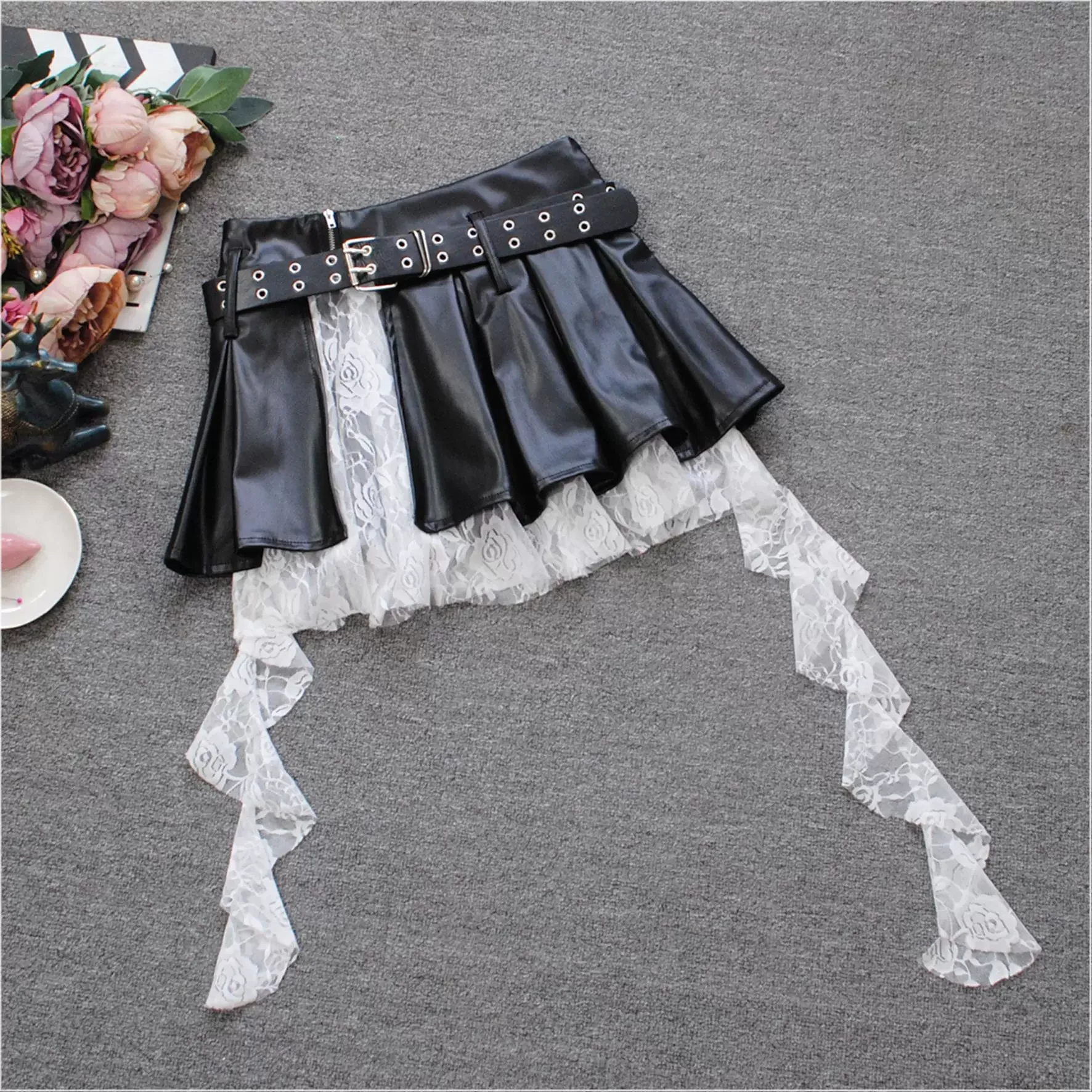 Y2k Cool Streetwear Sexy Lace Trim PU Leather Skirts Women's A-line Mini Skirt Harajuku Grunge Sweet 2000s Punk Pleated Bottoms
Y2k Cool Streetwear Sexy Lace Trim PU Leather Skirts Women's A-line Mini Skirt Harajuku Grunge Sweet 2000s Punk Pleated Bottoms