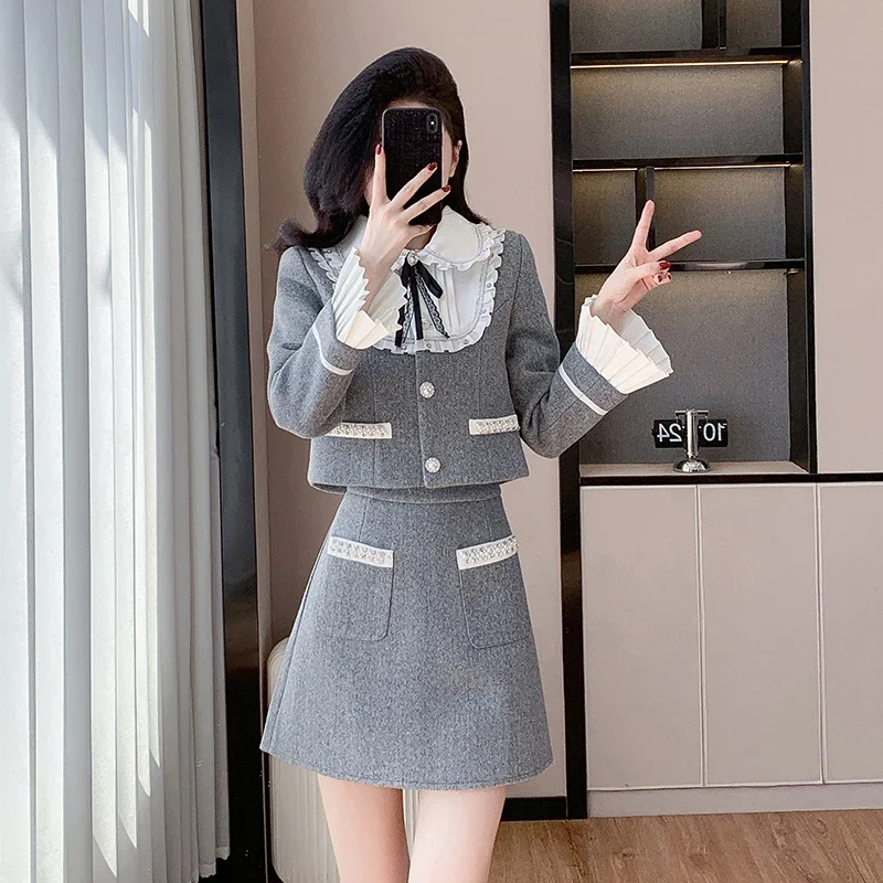 2024 Autumn and Winter Sweet Doll Collar Bow Women's Suit Jacket Temperament Eleagnt Coat Top A-line Skirt Lady Two-piece Set
2024 Autumn and Winter Sweet Doll Collar Bow Women's Suit Jacket Temperament Eleagnt Coat Top A-line Skirt Lady Two-piece Set
