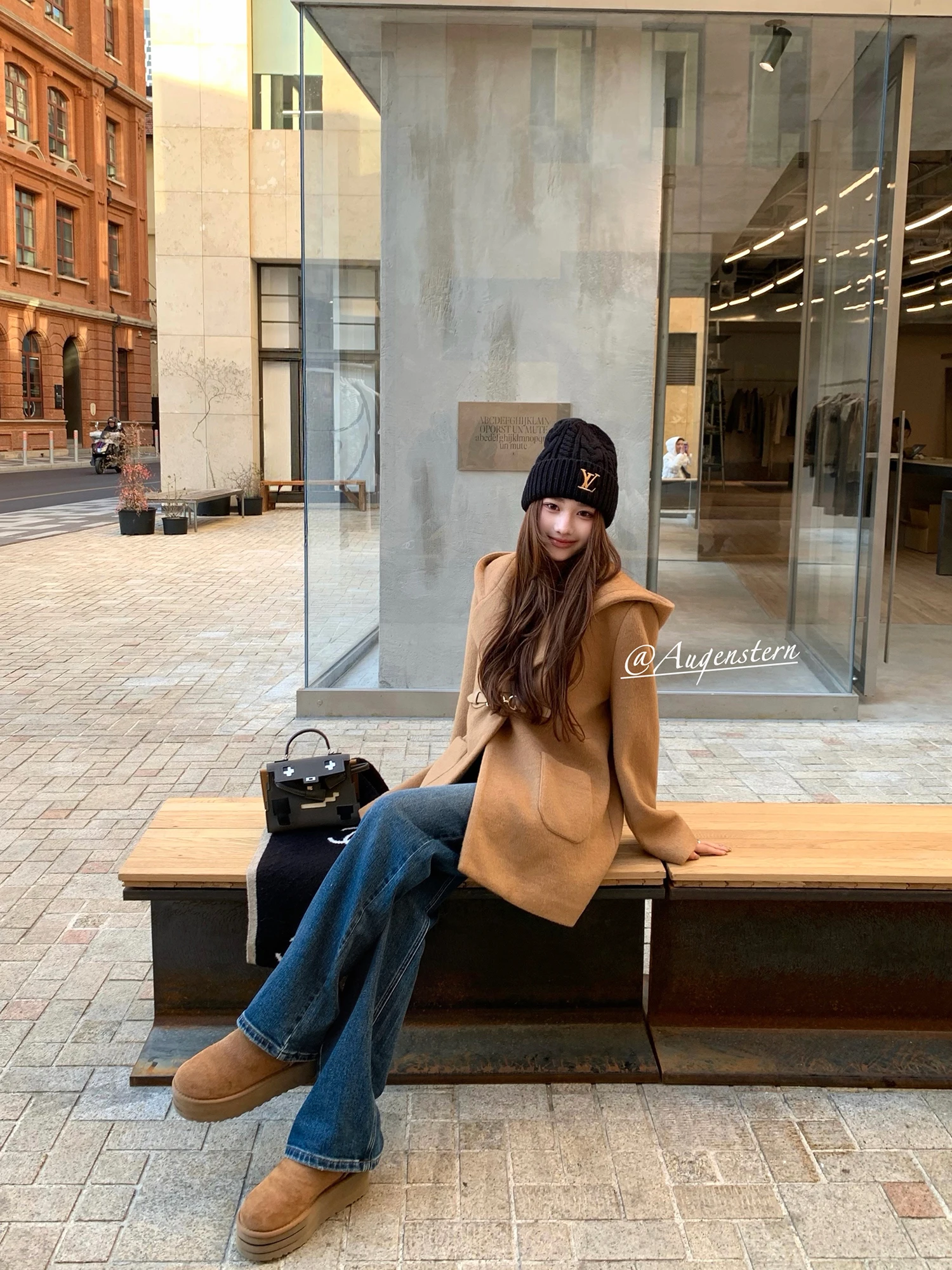 Шерстяное пальто Chien Camere для женщин, короткое, зимнее, с капюшоном, отложным воротником, цвета кэмел, премиум-класса
Шерстяное пальто Chien Camere для женщин, короткое, зимнее, с капюшоном, отложным воротником, цвета кэмел, премиум-класса