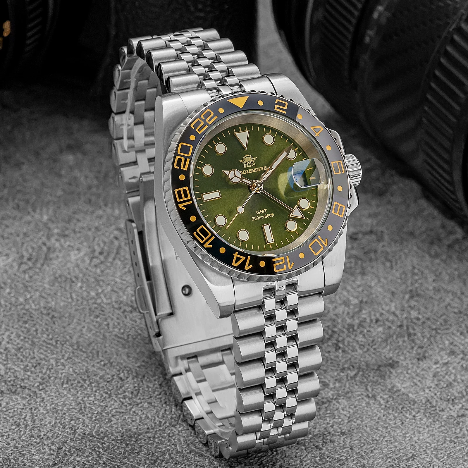 ADDIESDIVE Luxury GMT Watches for Men Stainless Steel Swiss Ronda Quartz Watches 20Bar Waterproof Diving AD2050 Reloj Hombre NEW
ADDIESDIVE Luxury GMT Watches for Men Stainless Steel Swiss Ronda Quartz Watches 20Bar Waterproof Diving AD2050 Reloj Hombre NEW