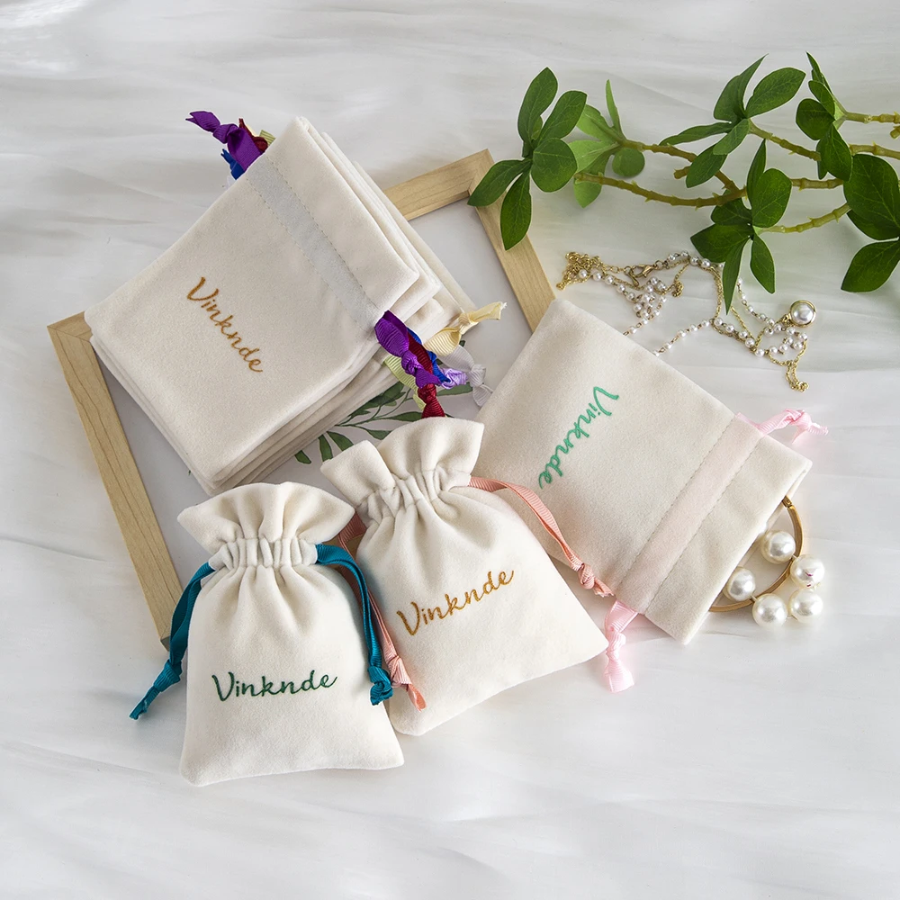 200Pcs Beige Velvet Jewelry Bags Custom Logo Ribbon Drawstring Bag Gift Pack Dust Covers for Wedding Birthday Present Favors
200Pcs Beige Velvet Jewelry Bags Custom Logo Ribbon Drawstring Bag Gift Pack Dust Covers for Wedding Birthday Present Favors