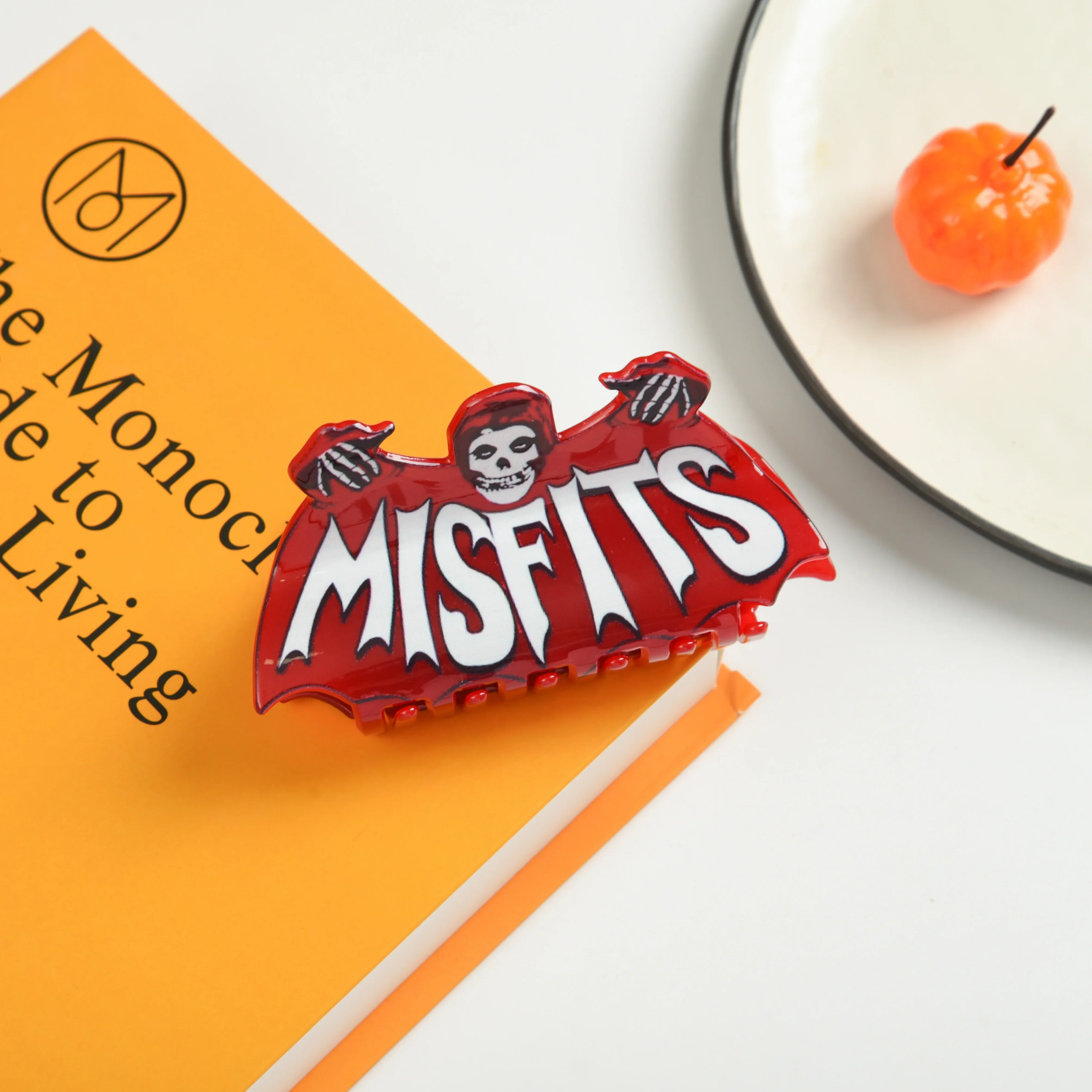 DuoShang New Halloween Red Cloak Ghost Hair Claw Horror Series Skull Claw Clips Acrylic Crab Hair Clips Women Hair Accessories
DuoShang New Halloween Red Cloak Ghost Hair Claw Horror Series Skull Claw Clips Acrylic Crab Hair Clips Women Hair Accessories