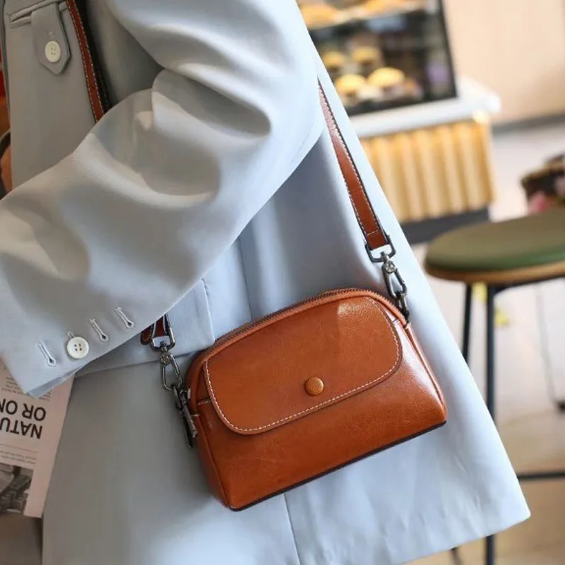 RanHuang New 2025 Women's Split Leather Small Shoulder Bags High Quality Vintage Messenger Bags Ladies Crossbody Bags B139
RanHuang New 2025 Women's Split Leather Small Shoulder Bags High Quality Vintage Messenger Bags Ladies Crossbody Bags B139