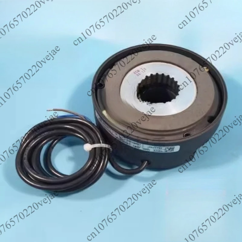 отправляет полный комплект NM38740NR2, одна тормозная колодка и один выпрямитель.
отправляет полный комплект NM38740NR2, одна тормозная колодка и один выпрямитель.