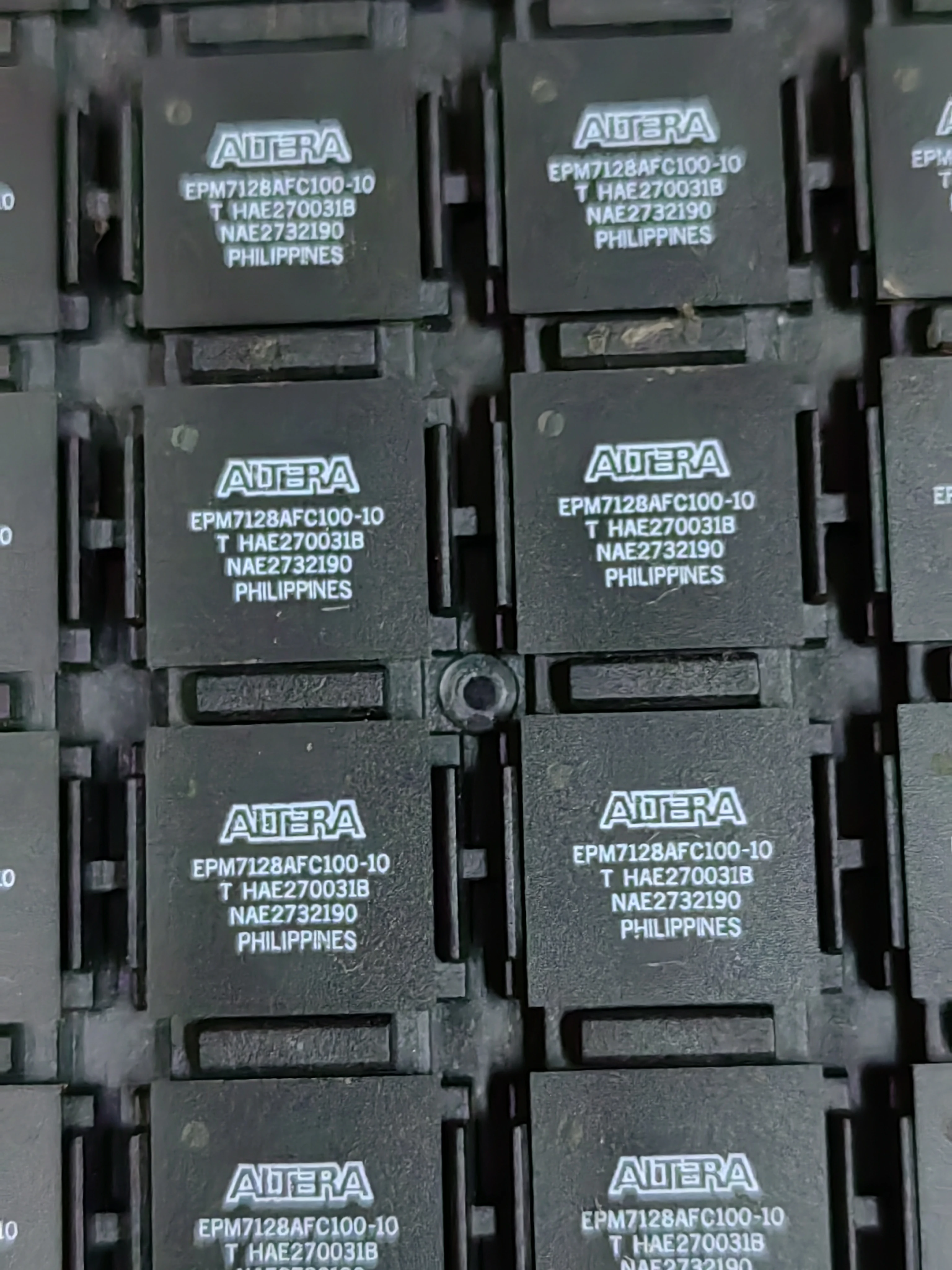 5 шт./EPM7128AFC100-10 Совершенно новый оригинальный инвентарь интегральных схем, в наличии, подделка, от одного до десяти компенсаций
5 шт./EPM7128AFC100-10 Совершенно новый оригинальный инвентарь интегральных схем, в наличии, подделка, от одного до десяти компенсаций