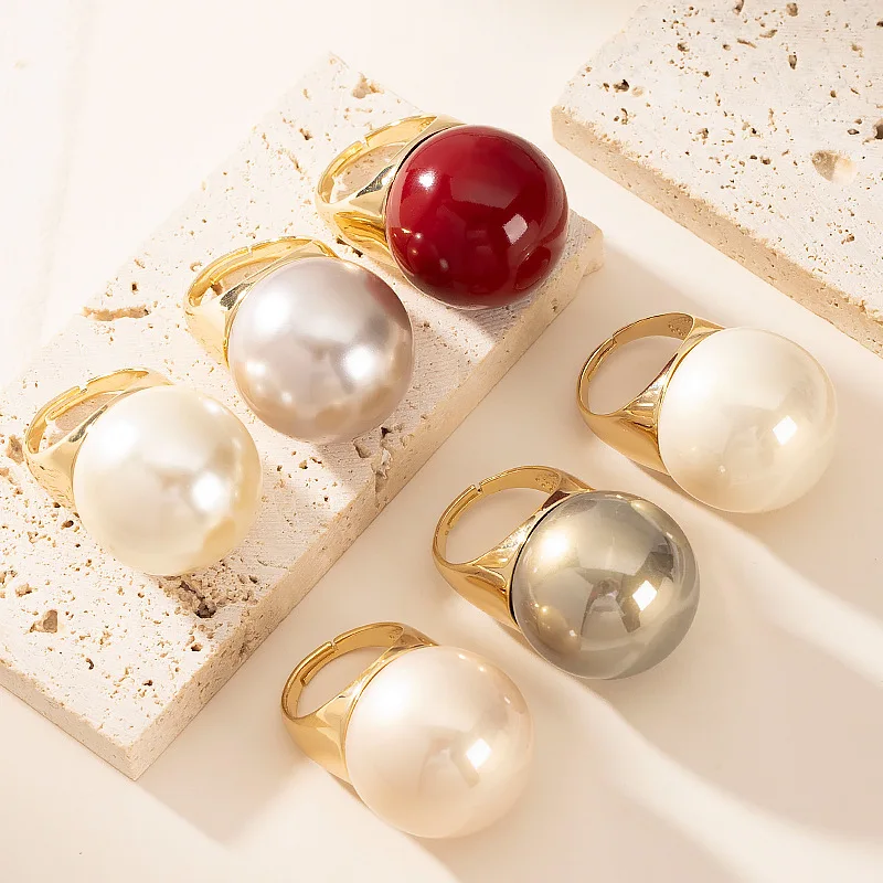 Exaggerated fashionable pearl-encrusted open ring, adjustable female niche personality, high-end living commuting jewelry
Exaggerated fashionable pearl-encrusted open ring, adjustable female niche personality, high-end living commuting jewelry