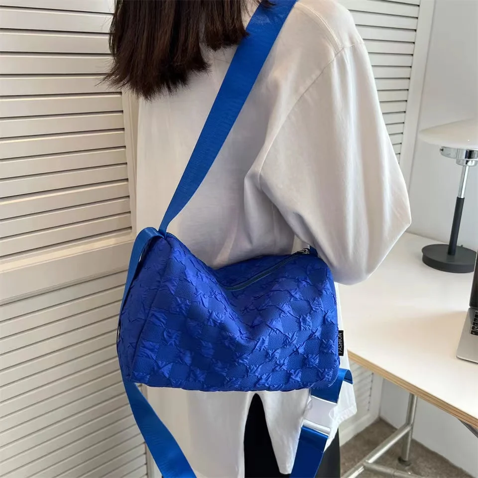 Large Capacity Canvas Crossbody Bag for Women, Shoulder Bag, Leisure Messenger Bag, Pillow Bag, Trend Fashion
Large Capacity Canvas Crossbody Bag for Women, Shoulder Bag, Leisure Messenger Bag, Pillow Bag, Trend Fashion