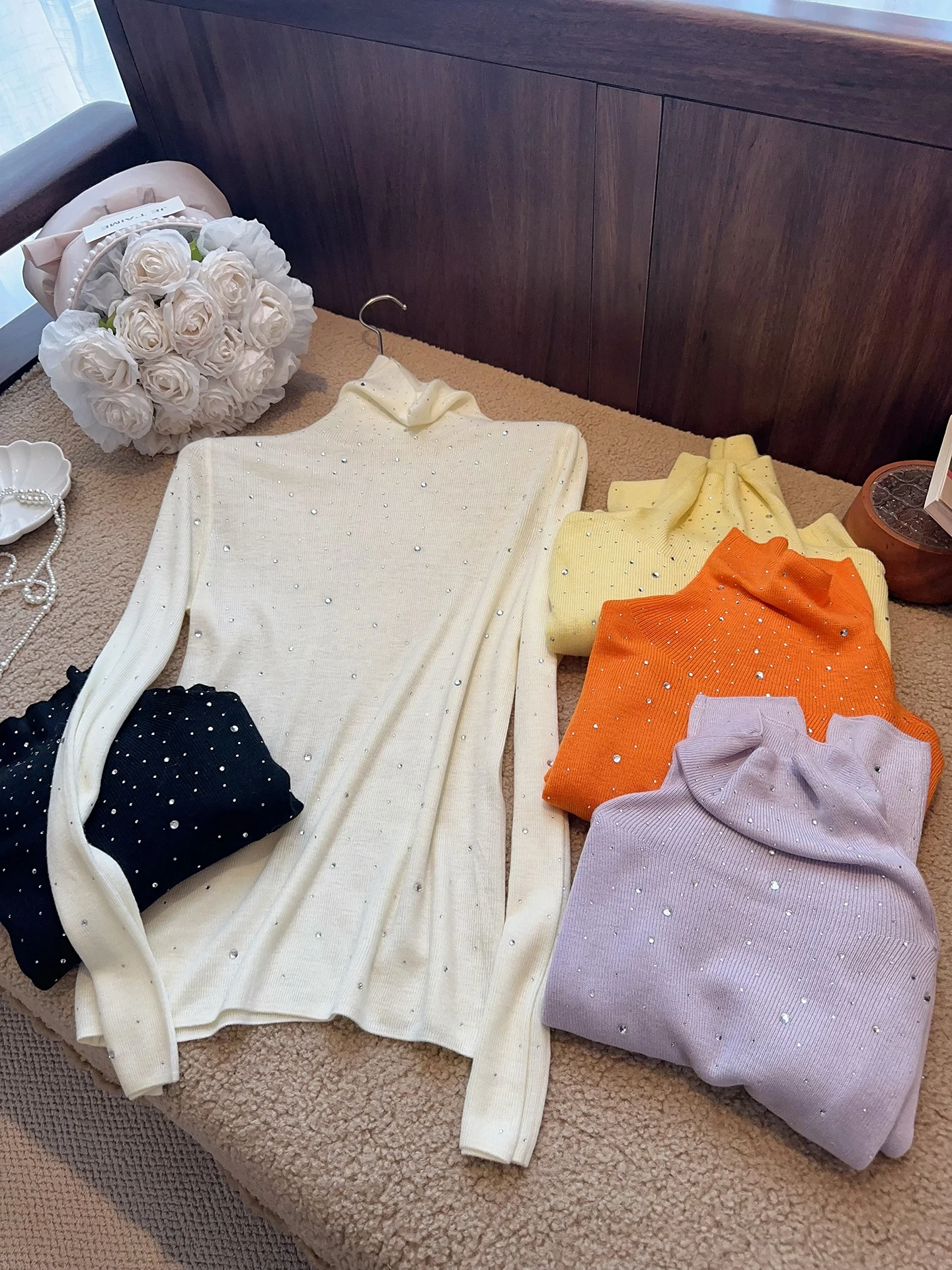 Women's High Collar Knitted Wool Sweater Diamond Studded Slim Fit Base Layer Winter New Sle Soft Fine Gauge Long Sve
Women's High Collar Knitted Wool Sweater Diamond Studded Slim Fit Base Layer Winter New Sle Soft Fine Gauge Long Sve