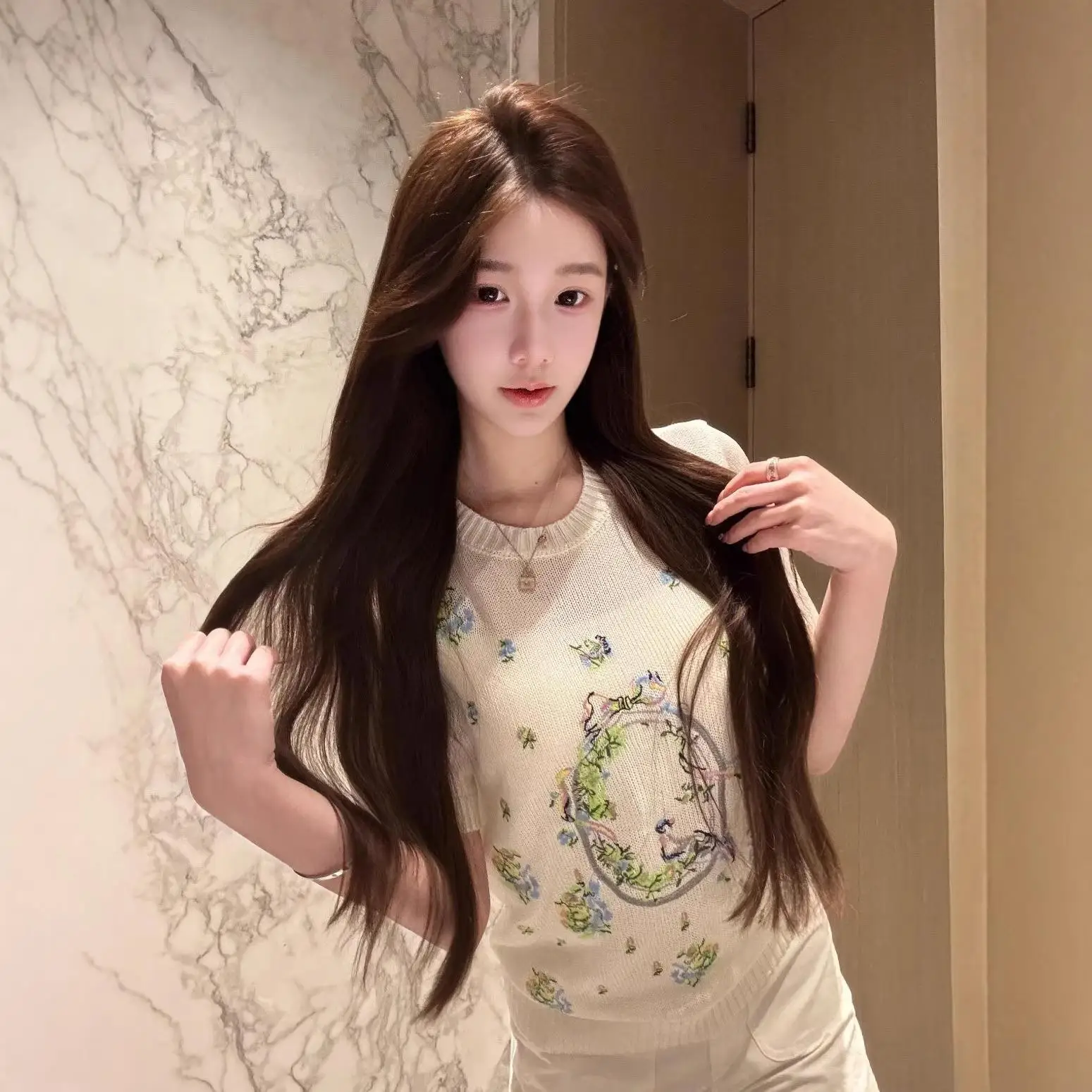 Spring New Arrival Embroidered Knitwear Short Sleeve High-Definition Young Looking Floral Design Women's Fashion Casual Sweater
Spring New Arrival Embroidered Knitwear Short Sleeve High-Definition Young Looking Floral Design Women's Fashion Casual Sweater