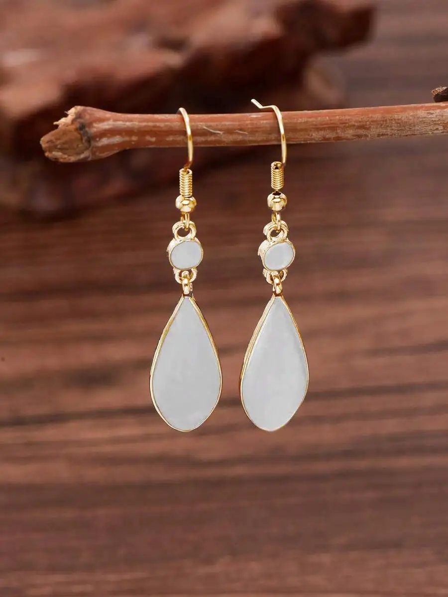 Fashion Water Drop Pendant Earrings For Women Daily And Party Wear
Fashion Water Drop Pendant Earrings For Women Daily And Party Wear