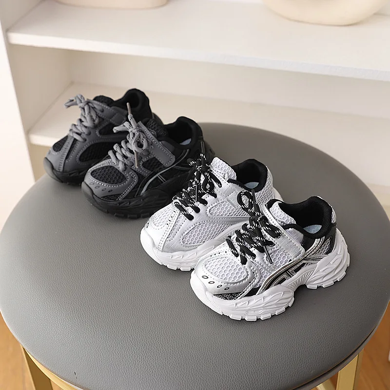 Comfort-Fit Children's Sport Shoes - With Advanced Ventilation, Fast Sweat Evaporation, and Secure Grip for All-Day Play.
Comfort-Fit Children's Sport Shoes - With Advanced Ventilation, Fast Sweat Evaporation, and Secure Grip for All-Day Play.
