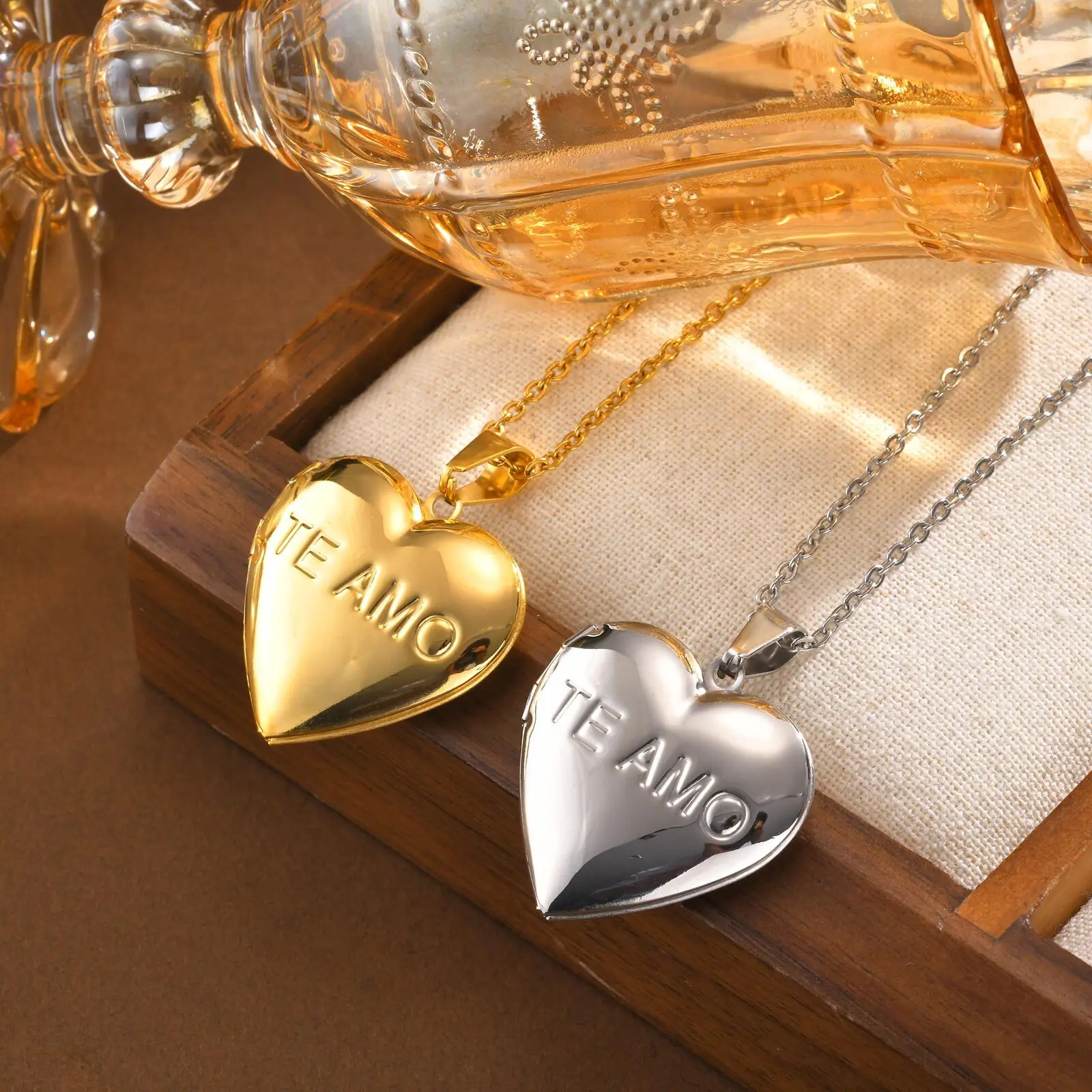 Custom Locket Heart Pendant Necklace Women Photo Picture Engraved Stainless Steel Jewelry Mom Girlfriend Valentine's Day Gift
Custom Locket Heart Pendant Necklace Women Photo Picture Engraved Stainless Steel Jewelry Mom Girlfriend Valentine's Day Gift