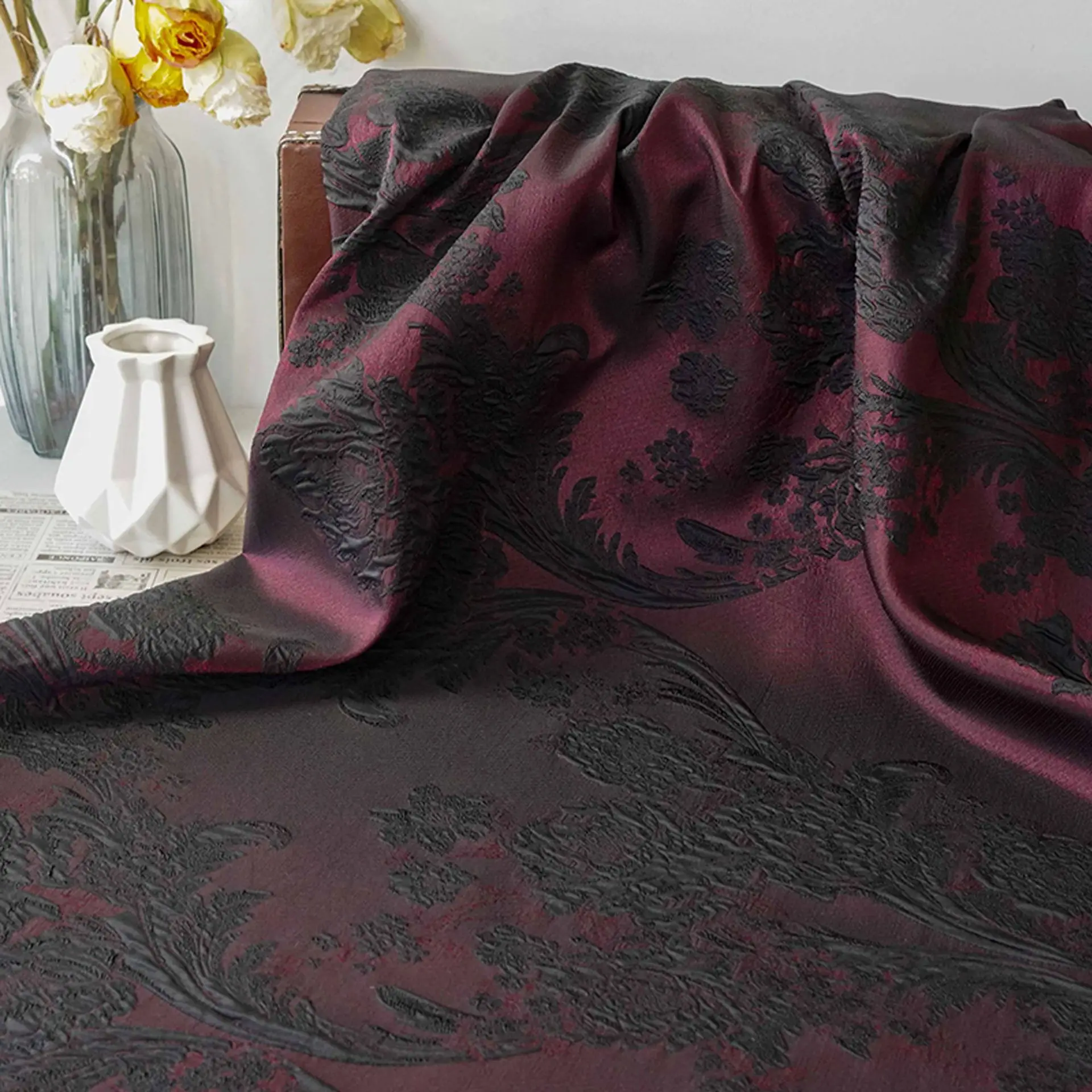 European Style Relief Vine Floral Jacquard Dress Fabric Retro Vest Jacket Sofa Cushion Upholstery Fabric
European Style Relief Vine Floral Jacquard Dress Fabric Retro Vest Jacket Sofa Cushion Upholstery Fabric