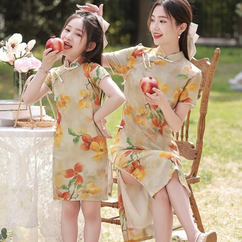 2025 Summer Cotton/Hemp Parent Child Dress Cheongsam Skirt Mother's Dress Retro Improve Chinese Parent Child Qiapo Dress LH743
2025 Summer Cotton/Hemp Parent Child Dress Cheongsam Skirt Mother's Dress Retro Improve Chinese Parent Child Qiapo Dress LH743