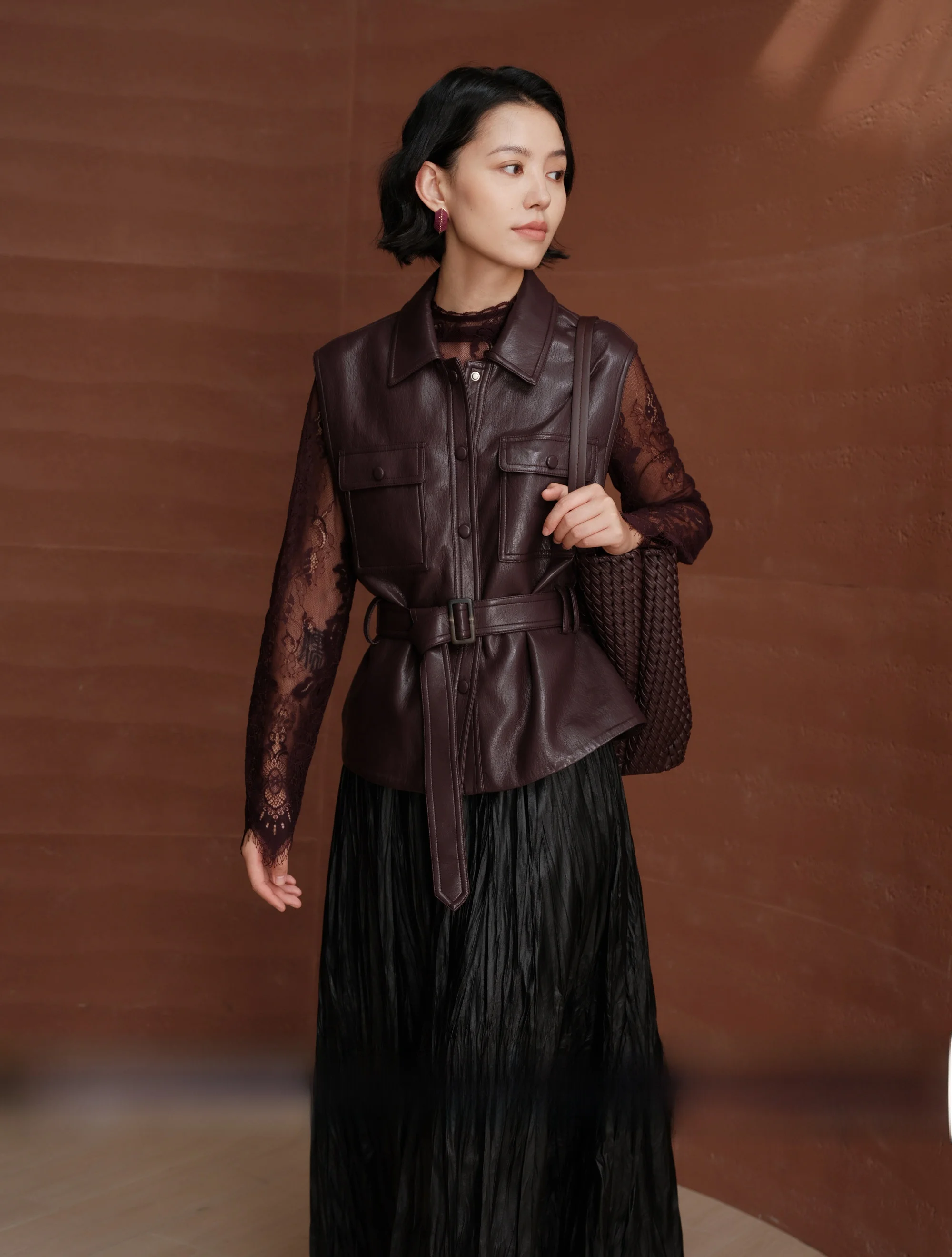 Zhimai Rihua Women's Anhui Red Protein Leather Vest Faionable Layered Svel Collared Jaet Polyester Blend Regular Fit
Zhimai Rihua Women's Anhui Red Protein Leather Vest Faionable Layered Svel Collared Jaet Polyester Blend Regular Fit