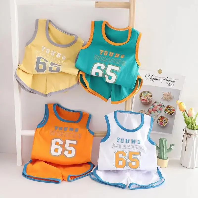 2024 Summer New Boys' Vest Shorts Set Children's Short Sleeve Top Basketball uniform Sports Suit Football jersey basketball
2024 Summer New Boys' Vest Shorts Set Children's Short Sleeve Top Basketball uniform Sports Suit Football jersey basketball