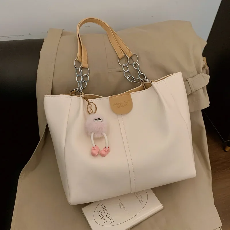 Fashion popular tote bag women's large capacity fashion trendy commuter contrasting color shoulder bag
Fashion popular tote bag women's large capacity fashion trendy commuter contrasting color shoulder bag