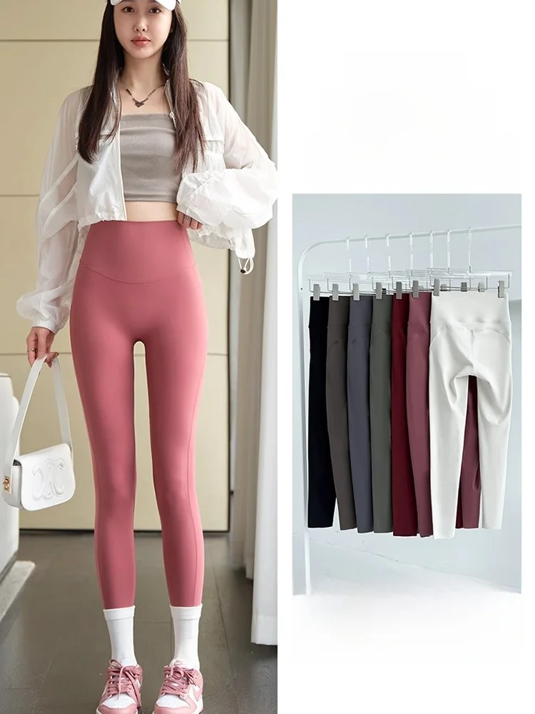 Женские спортивные брюки с высокой талией для йоги и пилатеса, облегающие, с эффектом утяжки живота и подтяжки ягодиц, осенняя новинка
Женские спортивные брюки с высокой талией для йоги и пилатеса, облегающие, с эффектом утяжки живота и подтяжки ягодиц, осенняя новинка