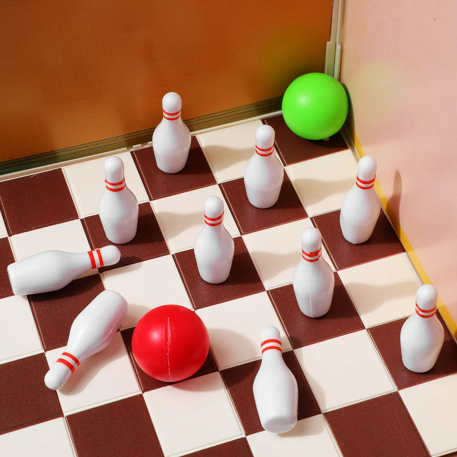 1Set Miniature Bowling Set Compact Mini House Supply High Simulation Bowling Decoration Entertainment Fun
1Set Miniature Bowling Set Compact Mini House Supply High Simulation Bowling Decoration Entertainment Fun