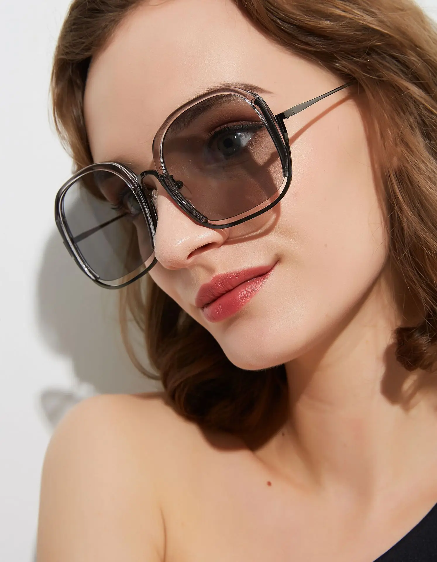 High quality Half Frame Hollow Square Sunglasses Men Women Fashion Shades Vintage Glasses Lunette De Soleil Femme UV400
High quality Half Frame Hollow Square Sunglasses Men Women Fashion Shades Vintage Glasses Lunette De Soleil Femme UV400