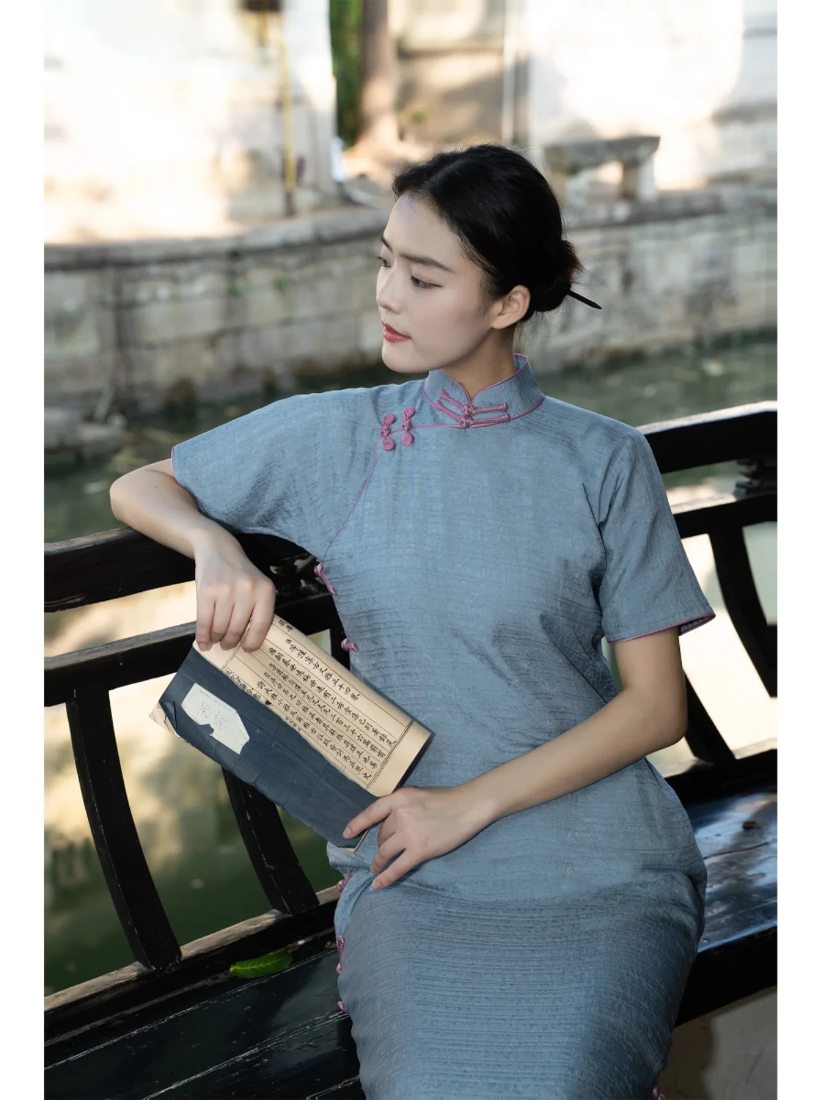 Ретро-стиль, художественный, новый, в китайском стиле, длинный, на одной пуговице, футболка-поло, свободного кроя, весна-лето, дышащий, с цветочным принтом
Ретро-стиль, художественный, новый, в китайском стиле, длинный, на одной пуговице, футболка-поло, свободного кроя, весна-лето, дышащий, с цветочным принтом