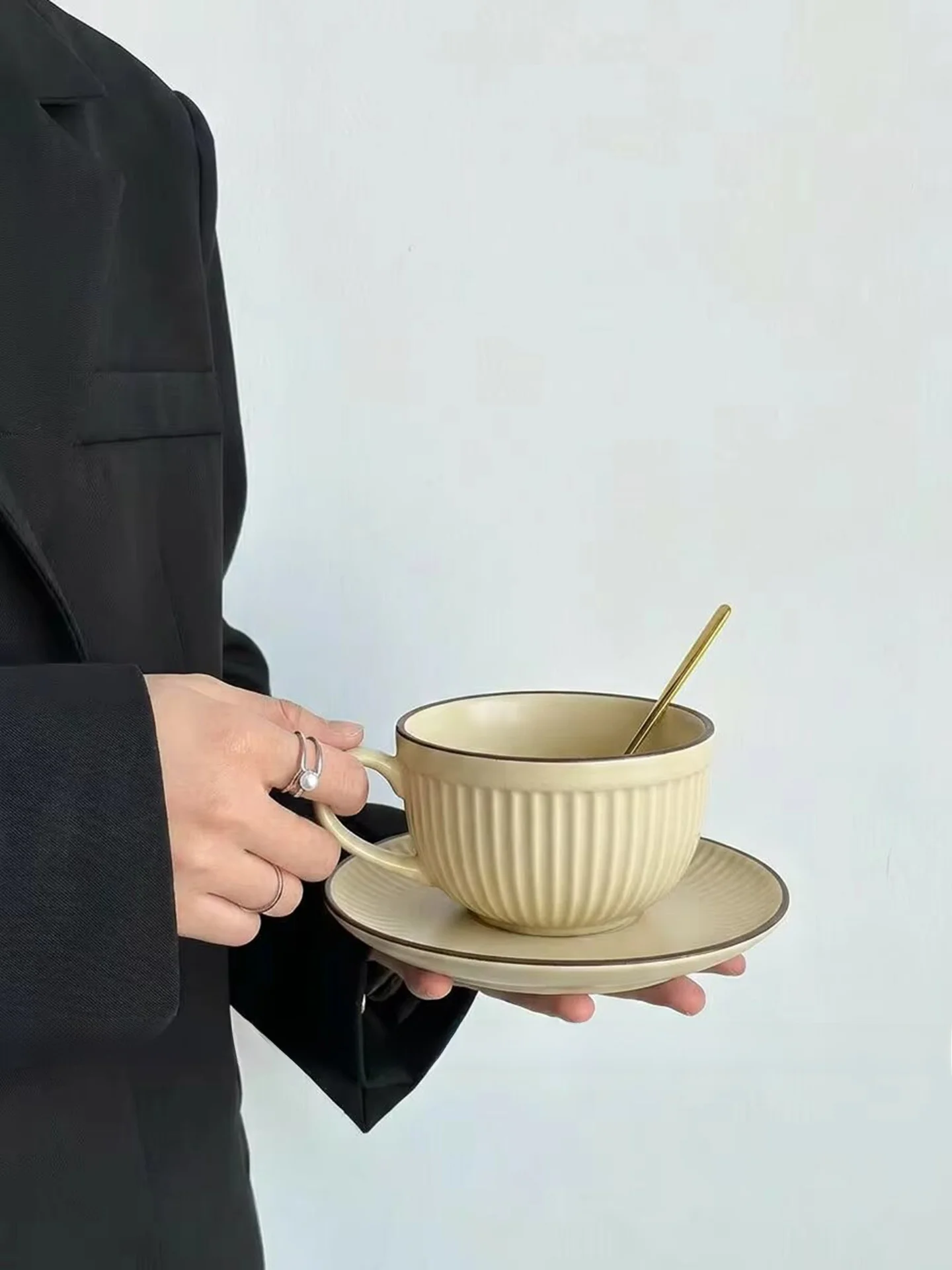 Cup Coffee Ceramic Cup Afternoon Tea Cream Style Handmade Microwave Oven Safe Single Ear Handle Narrow Mouth Cup
Cup Coffee Ceramic Cup Afternoon Tea Cream Style Handmade Microwave Oven Safe Single Ear Handle Narrow Mouth Cup