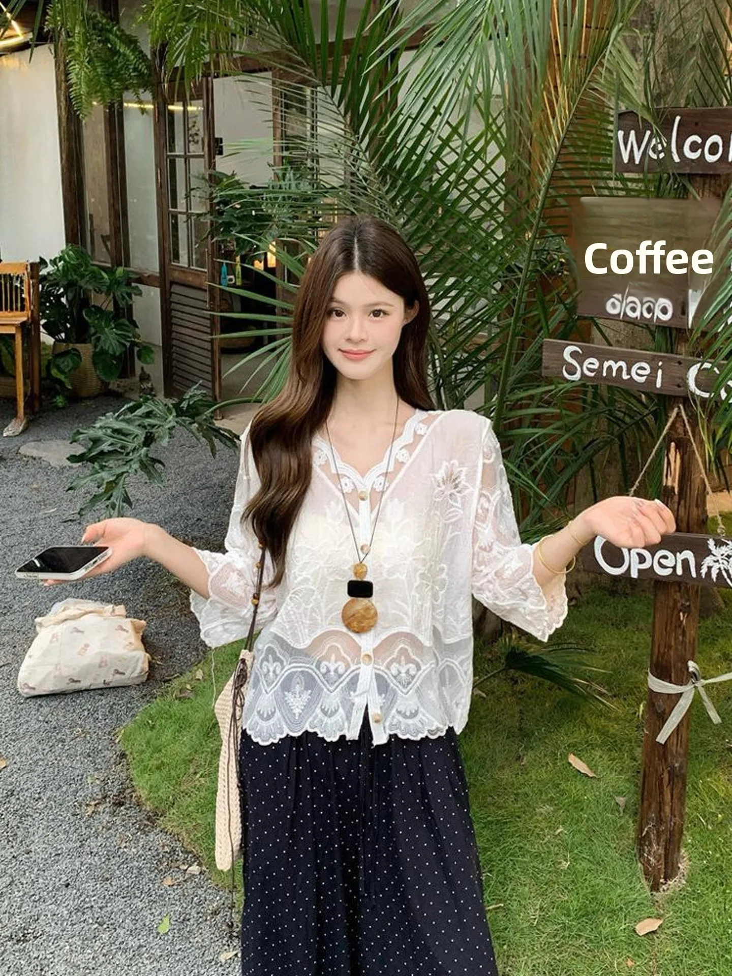 Summer 2026 Loose Fit Long Sleeve V-Neck Lace Shirt Outerwear Women's Translucent French Style Fashionable Sunscreen Top
Summer 2026 Loose Fit Long Sleeve V-Neck Lace Shirt Outerwear Women's Translucent French Style Fashionable Sunscreen Top